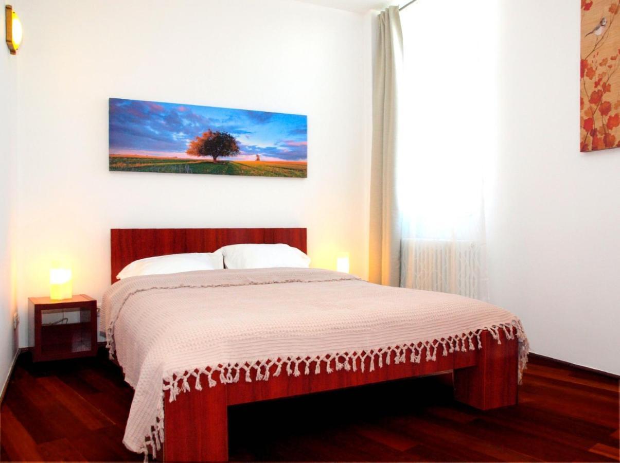 Sweet Dreams Suites Cismigiu Gardens Bukares Bagian luar foto